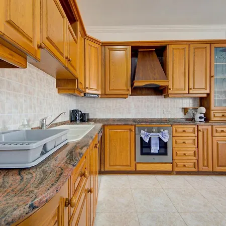 Coastal Gem With Stunning Sea Views By 360 Estates Lejlighed