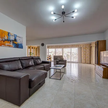 Lejlighed Coastal Gem With Stunning Sea Views By 360 Estates *