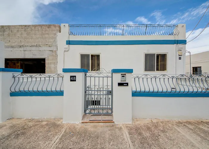 Coastal Gem With Stunning Sea Views By 360 Estates * Σεντ Πόλς Μπέι