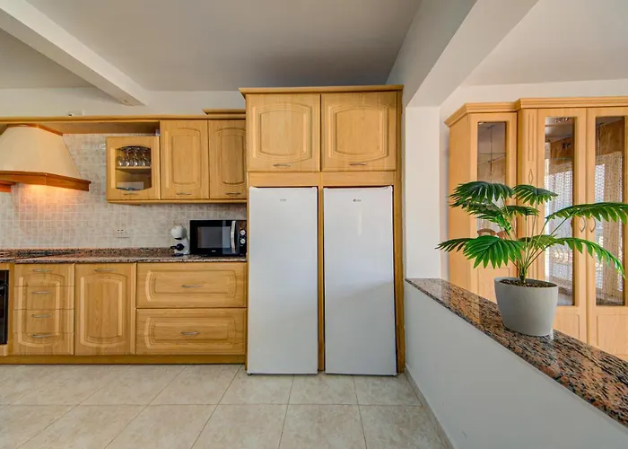 Διαμέρισμα Coastal Gem With Stunning Sea Views By 360 Estates *