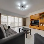 公寓 Coastal Gem With Stunning Sea Views By 360 Estates