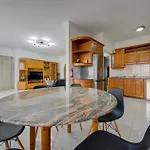Coastal Gem With Stunning Sea Views By 360 Estates 圣保罗湾城