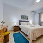 Coastal Gem With Stunning Sea Views By 360 Estates 公寓