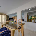 公寓 Coastal Gem With Stunning Sea Views By 360 Estates *