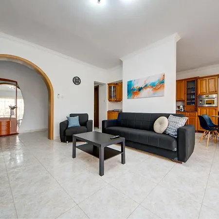 شقة Coastal Gem With Stunning Sea Views By 360 Estates *