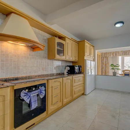 Coastal Gem With Stunning Sea Views By 360 Estates شقة