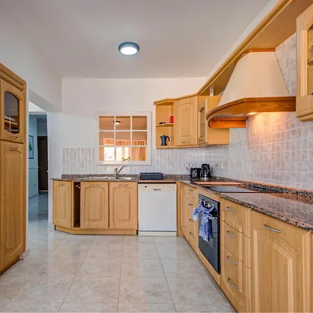 Coastal Gem With Stunning Sea Views By 360 Estates Appartement *