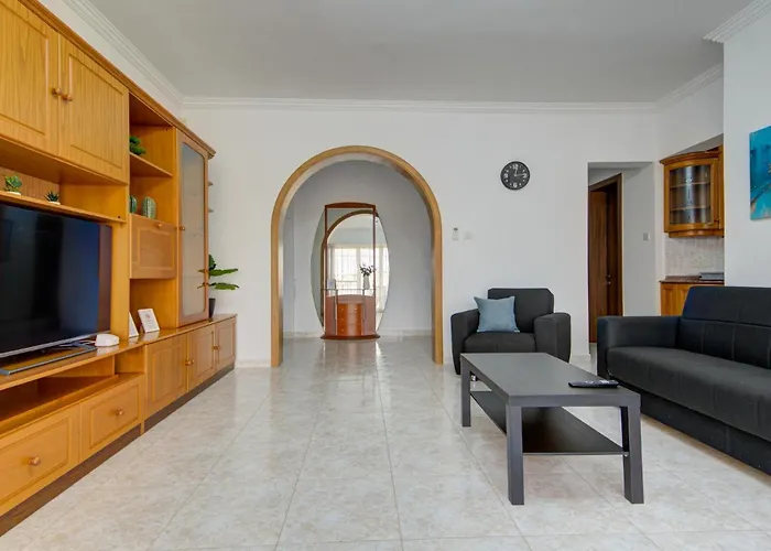 Coastal Gem With Stunning Sea Views By 360 Estates *