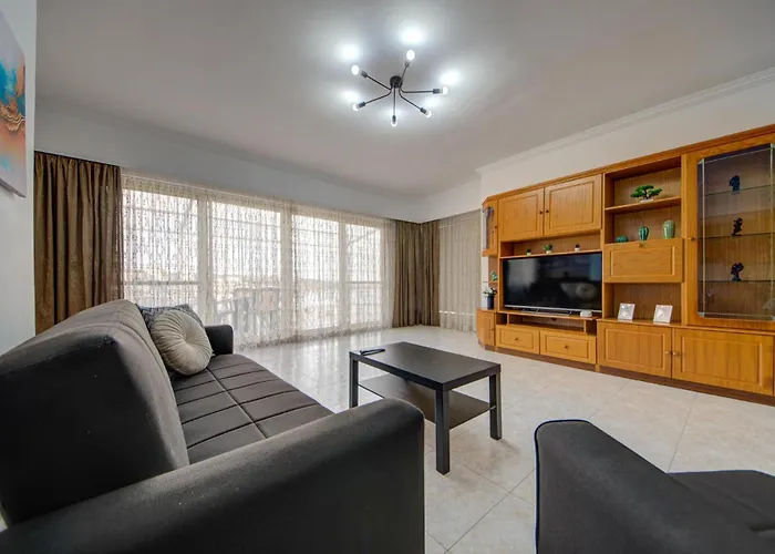 Lejlighed Coastal Gem With Stunning Sea Views By 360 Estates