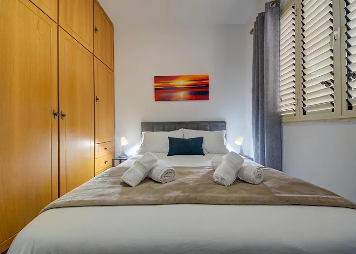 Coastal Gem With Stunning Sea Views By 360 Estates *