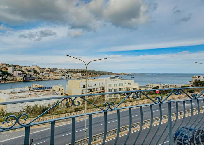 Lejlighed Coastal Gem With Stunning Sea Views By 360 Estates