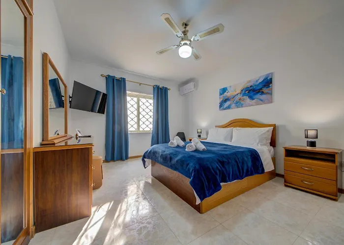 Lejlighed Coastal Gem With Stunning Sea Views By 360 Estates