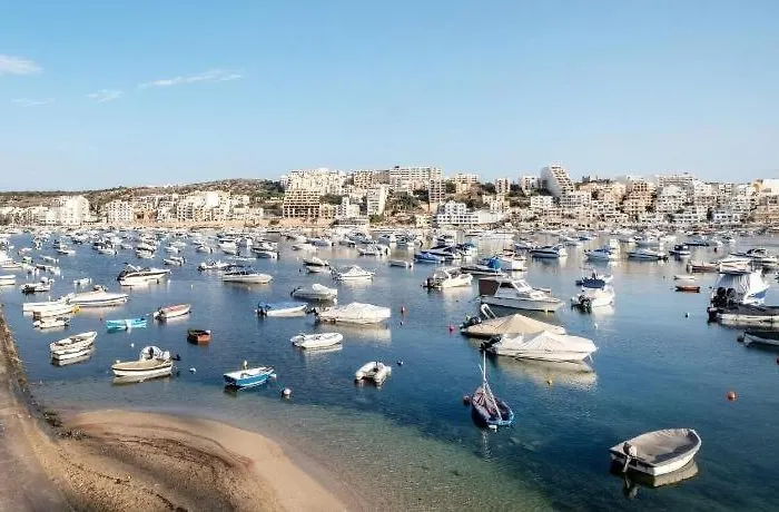 Lejlighed Coastal Gem With Stunning Sea Views By 360 Estates