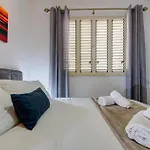Coastal Gem With Stunning Sea Views By 360 Estates アパート セント・ポールズ・ベイ