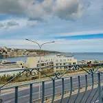 アパート Coastal Gem With Stunning Sea Views By 360 Estates