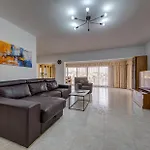 アパート Coastal Gem With Stunning Sea Views By 360 Estates *