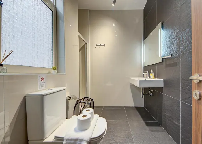 Coastal Gem With Stunning Sea Views By 360 Estates * 세인트폴스베이