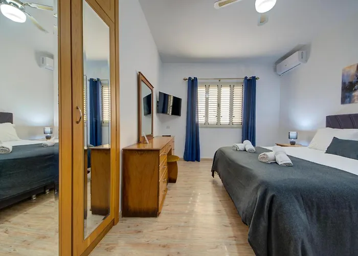 아파트 Coastal Gem With Stunning Sea Views By 360 Estates