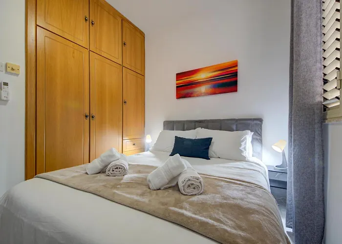 아파트 Coastal Gem With Stunning Sea Views By 360 Estates